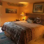 Apple Orchard Inn - Adult Only Accommodation