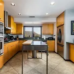 Sleek Sedona Abode With Hot Tub And Outdoor Hangout!