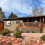 Serene 2 Bedroom! Walk To Trails! Red Rock Mountain Views!