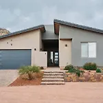 Sedona Desert Modern - Hot Tub & Views