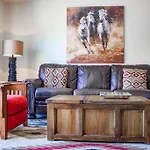 Cowboys & Angels - Classic Sedona Style W/Great Location