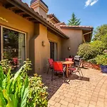 Uptown Sedona Gem: 3-Bed Townhome With Majestic Views And Central Location