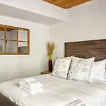 Creekside Cottage