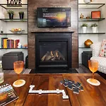 Desert Poppy Villa- Romantic Getaway