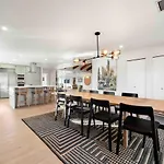 Unrivaled Views Large Uptown Home With Swimspa And Sauna