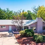 Spacious W Sedona 4 Bedroom Contemporary House!