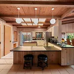 Spacious Home-Walk To Uptown-Views-Hottub-Gameroom