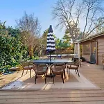 Upscale Uptown Retreat Home With Hottub And Views