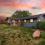 Uptown Sedona Retreat Wit Views And Hot Tub