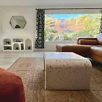 Uptown Sedona Retreat Wit Views And Hot Tub