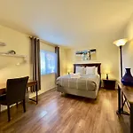 Zen Desert Home, Great Location