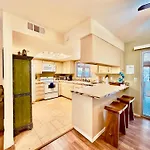 Zen Desert Home, Great Location