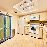 Zen Desert Home, Great Location