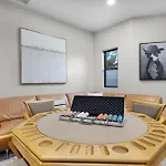 Mammoth Rock Splendor Family Home-Close To Town, Huge Spa & Game Room
