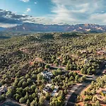 Sedona Red Mountain Retreat- Updated Home W Private Pool & Hot Tub, Amazing Views!