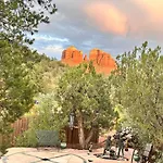 Sedona Cathedral Hideaway B&B And Casita