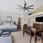 Mammoth Rock Lodge-New Family Home Remodeled 2 Hot Tubs & Game Room