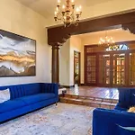 Majestic Creekside Escape With Pool, Spa, Sauna, Gym