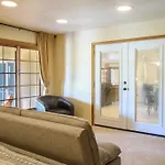 Majestic Creekside Escape With Pool, Spa, Sauna, Gym