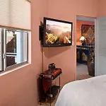 Creative Desert Design A Sedona Artistic Retreat