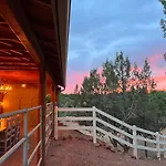 Prime Location With Hot Tub Pool And Views For Family