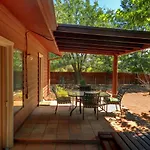 Beautiful Views And Backyard