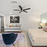 Stunning Views Uptown Home With Hot Tub Gym And Fire Pit