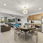 Stunning Views Uptown Home With Hot Tub Gym And Fire Pit