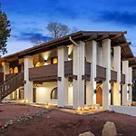Serenity Retreat Sedona With Hot Tub Games & Firepit
