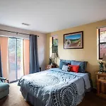 180º Red Rock Views, Central Location, 4 Bed 3 Bath