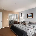 180º Red Rock Views, Central Location, 4 Bed 3 Bath
