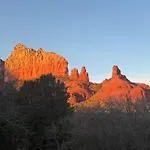 Sedona Uptown Gem! Wow! Views!! New! Barrel Sauna!!! Close To Trails, Walk To Uptown Sedona, Restaurants And Shopping