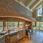 Unique Sedona Home With Mountain Views And Guest House