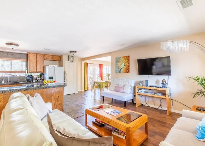 Spacious House With Hot Tub Spa, To Enjoy Red Rock View, Near Amitabha Stupa, And Trails