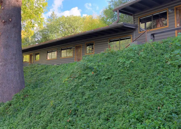 Destination Oak Creek 8 Apts