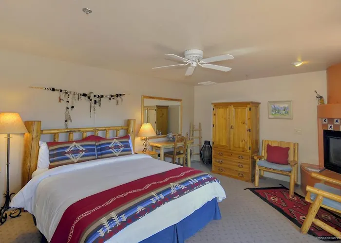 Adobe Hacienda - Anasazi Suite Apts
