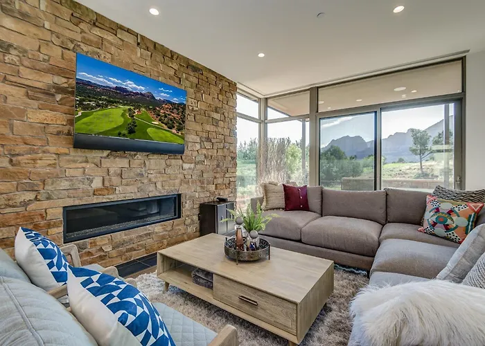 Complete Luxury , Extras And Red Rock Vistas - Exclusive Golf Community
