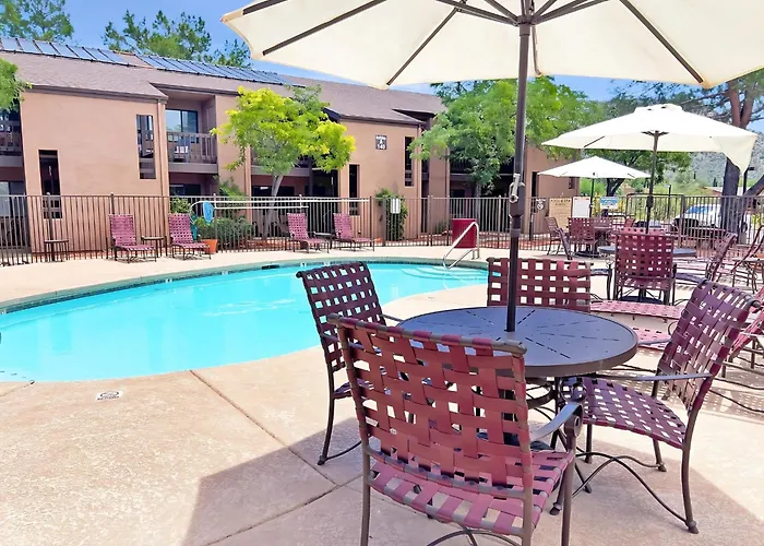 Cozy & Peaceful Sedona Condo With Pool, Walk To Restaurants, Shops & Hiking Nearby