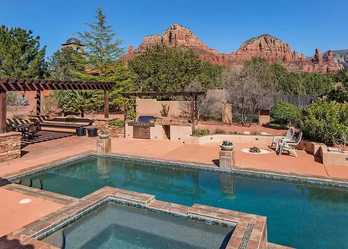 High End Haven For Family - Views Luxury Pool