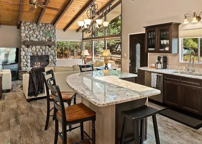 Desert Design With Hot Tub And Creek Access For Family