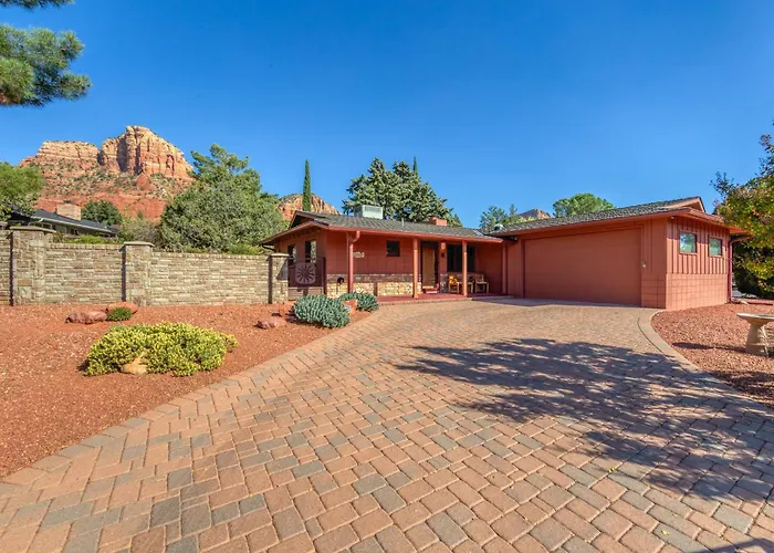 Spectacular House With 2 Master Suites In Sedona\'S High End Subdivision Living!