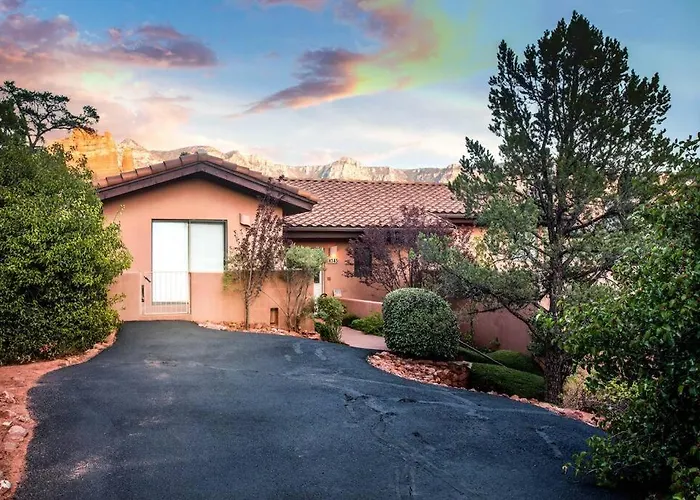 180º Red Rock Views, Central Location, 4 Bed 3 Bath