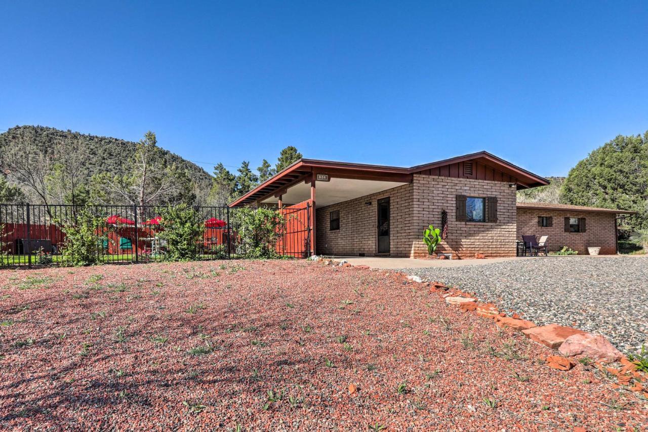 On 1 Acre With Pool And Red Rock Views!
