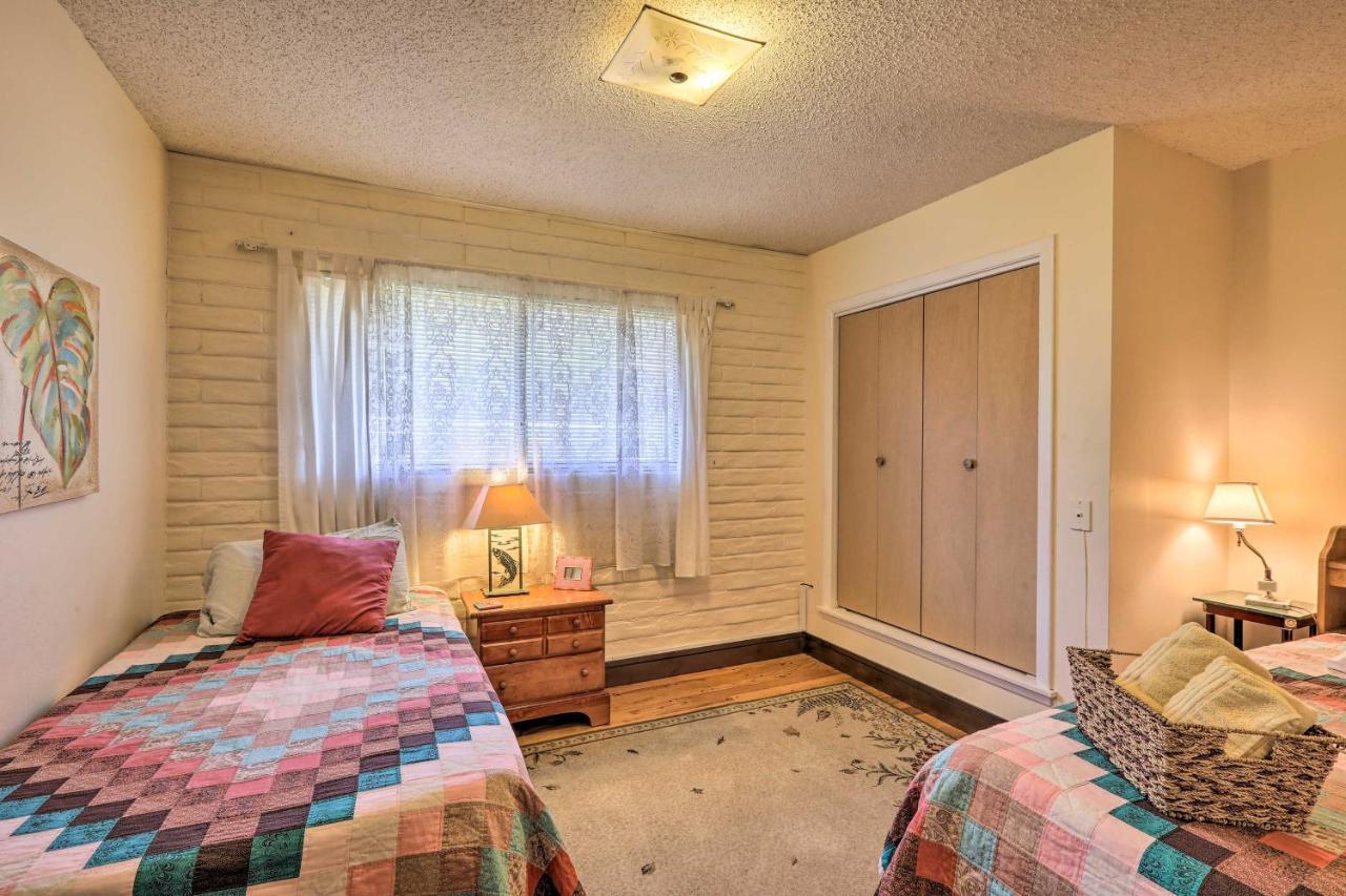 On 1 Acre With Pool And Red Rock Views! Holiday home Sedona