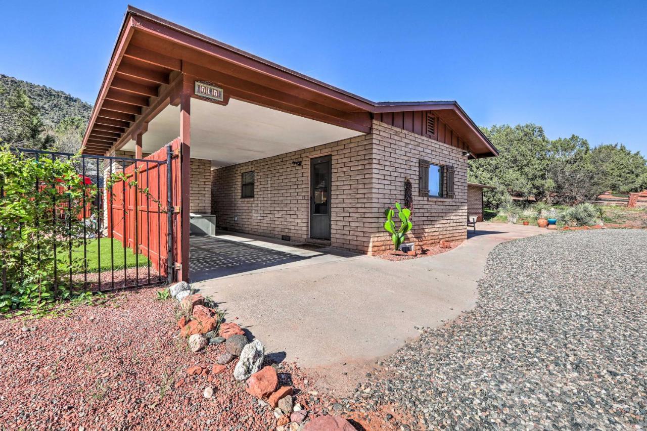 On 1 Acre With Pool And Red Rock Views! Holiday home *