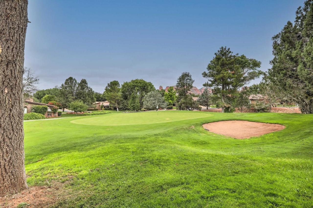 With Golf Course View And Pool Access! Holiday home