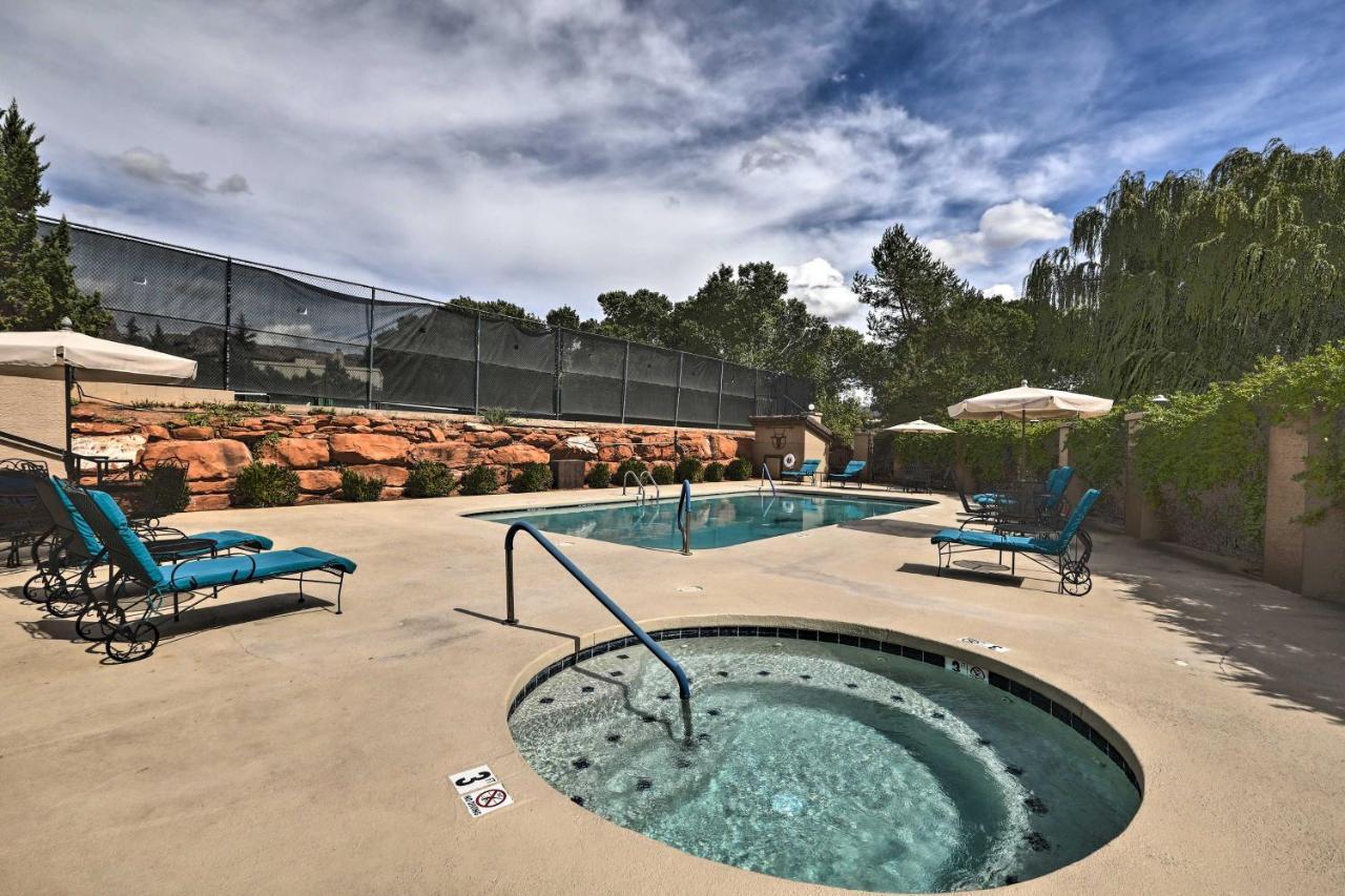 With Golf Course View And Pool Access! Sedona
