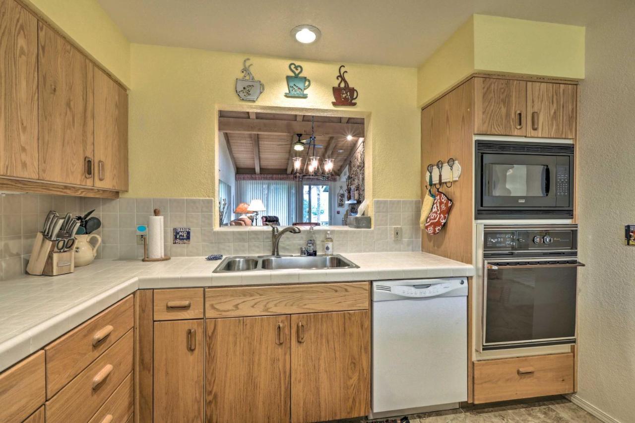 With Golf Course View And Pool Access! *