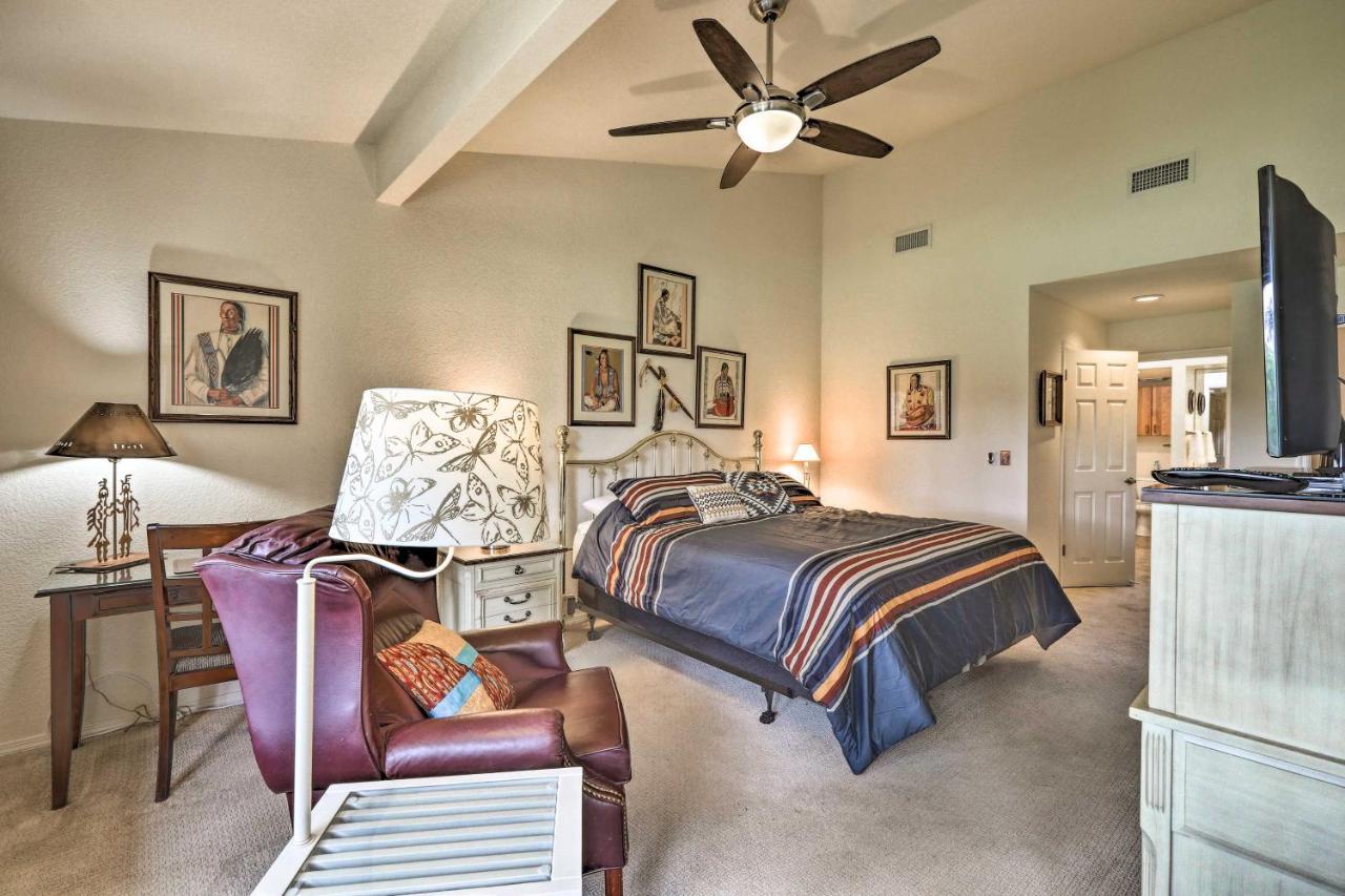 Holiday home With Golf Course View And Pool Access!