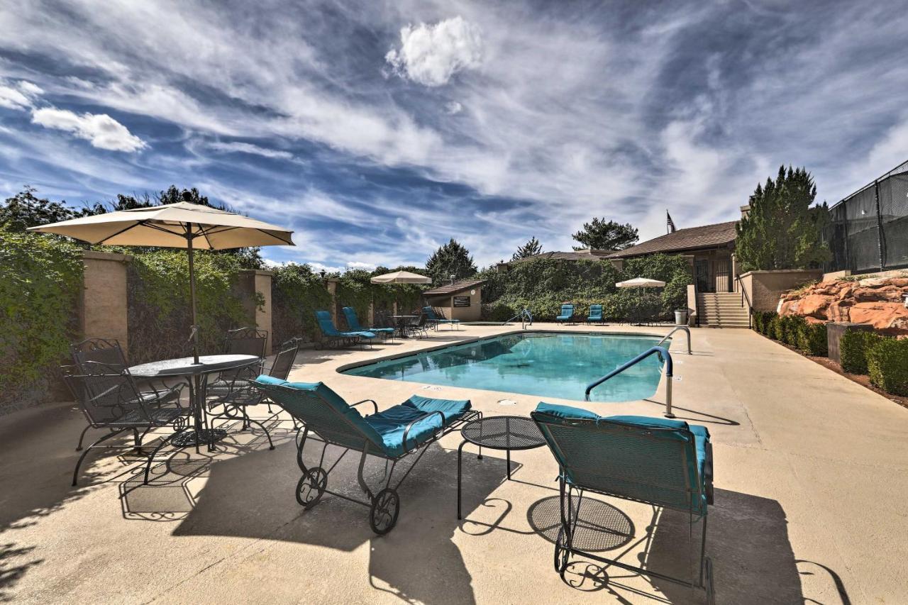 With Golf Course View And Pool Access! Sedona